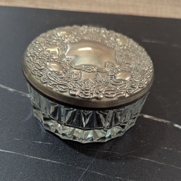 Vintage Glass Powder Jar With Ornate Silver-Tone Lid 3.5" Diameter Preowned - Picture 8 of 9